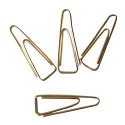 Spinacze biurowe trójkątne złote 32mm 75 szt. w pudełku plastikowym